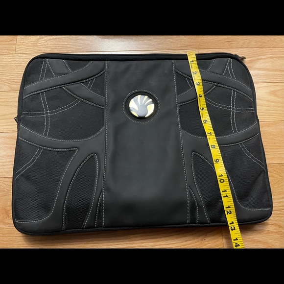 Three brand new laptop carrying case with shoulder strap - Picture 2 of 10